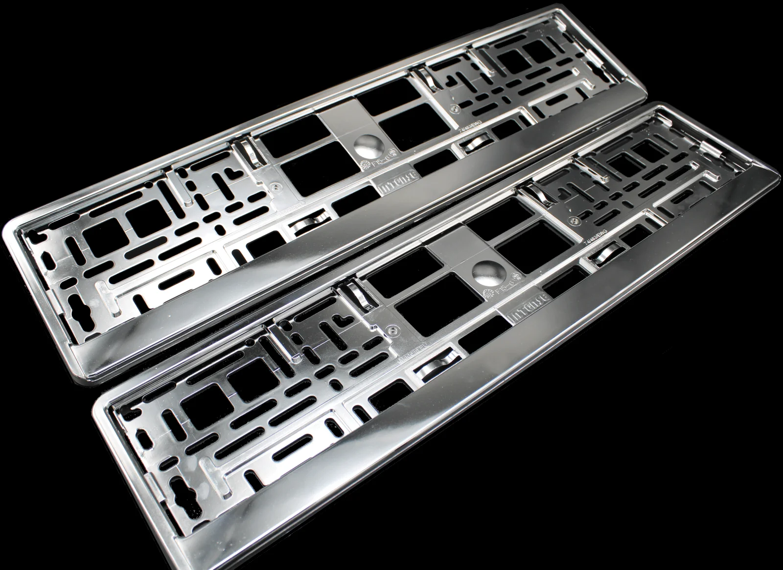 Chrome-effect number plate holders
